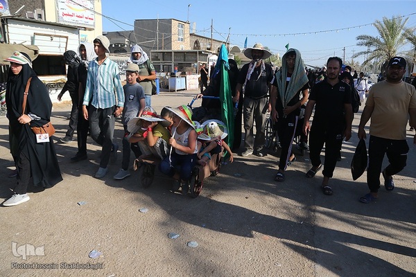 پیاده‌روی زائران اربعین از مسیر طریق الحسین(ع)