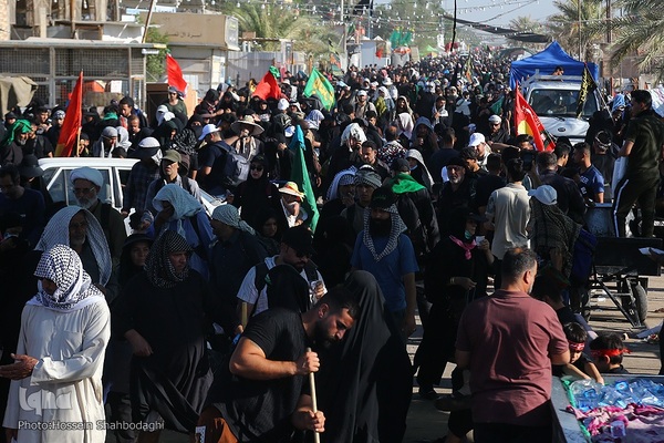 پیاده‌روی زائران اربعین از مسیر طریق الحسین(ع)