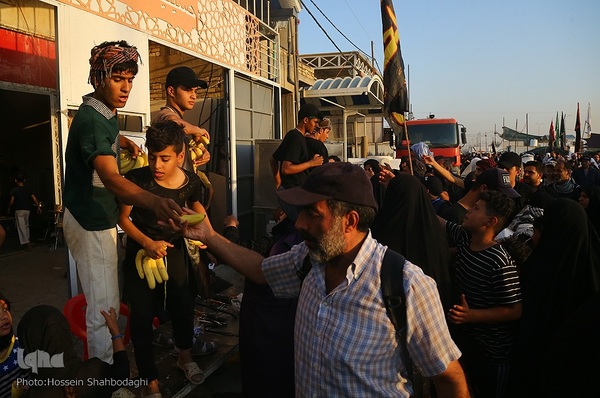 پیاده‌روی زائران اربعین از مسیر طریق الحسین(ع)