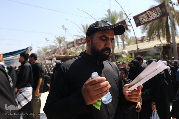 قرائت زیارت اربعین در بین الحرمین