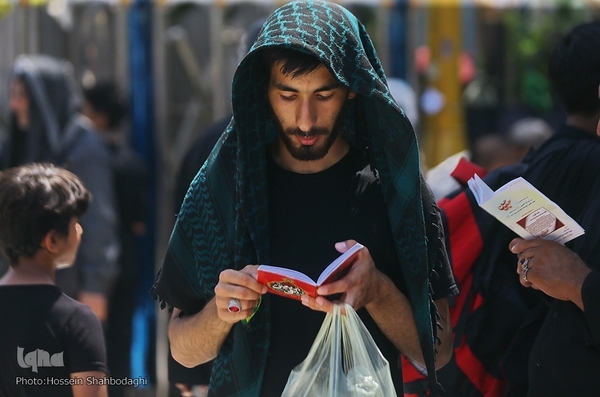 قرائت زیارت اربعین در بین الحرمین