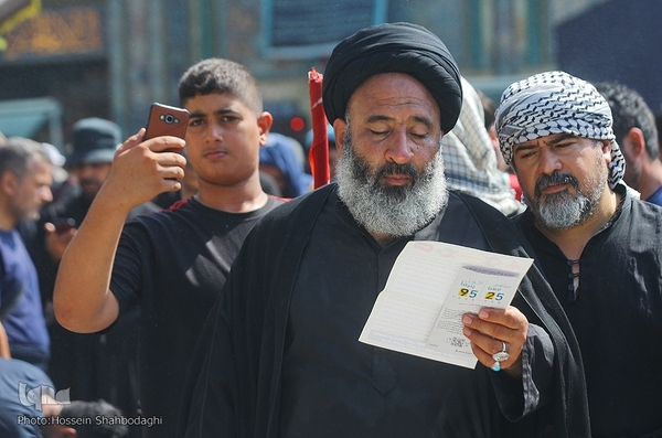 قرائت زیارت اربعین در بین الحرمین