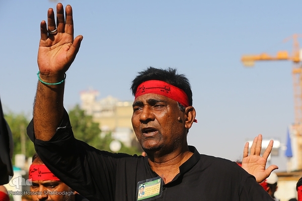 قرائت زیارت اربعین در بین الحرمین