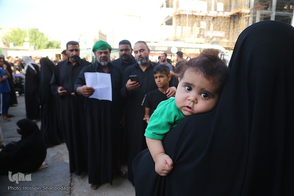 قرائت زیارت اربعین در بین الحرمین