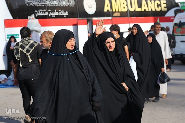 قرائت زیارت اربعین در بین الحرمین