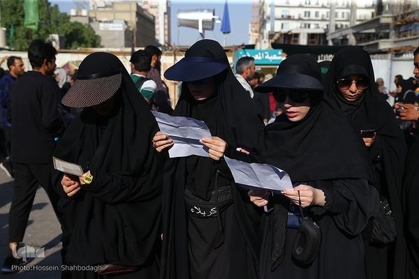 قرائت زیارت اربعین در بین الحرمین