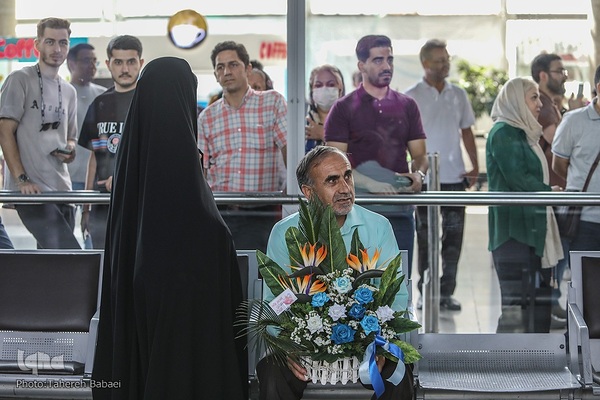 بازگشت  سیدمصطفی حسینی، نماینده کشورمان از مسابقات بین‌المللی قرآن اندونزی