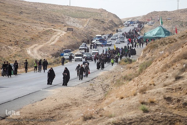 زائران پیاده امام رضا(ع)