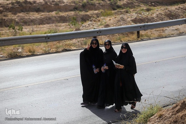 زائران پیاده امام رضا(ع)