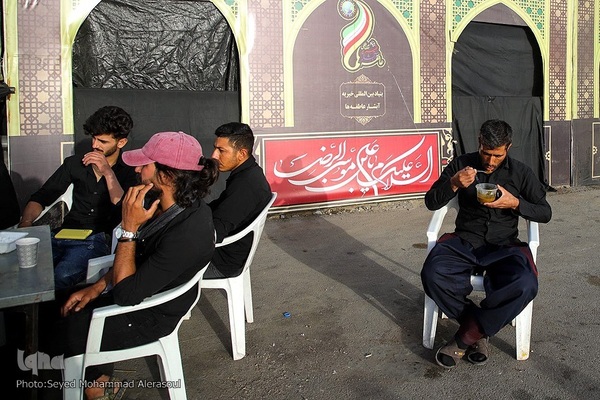 زائران پیاده امام رضا(ع)