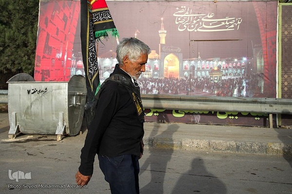 زائران پیاده امام رضا(ع)