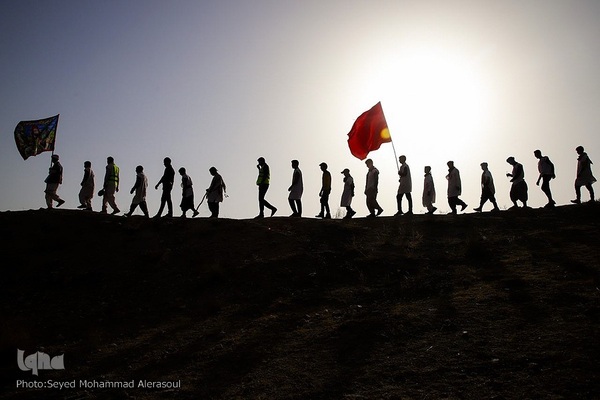 زائران پیاده امام رضا(ع)