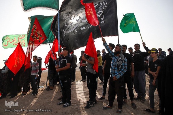 زائران پیاده امام رضا(ع)