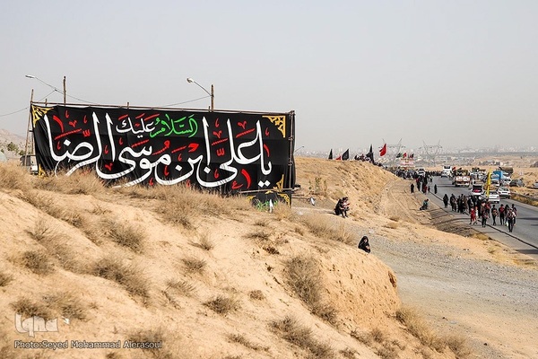 زائران پیاده امام رضا(ع)