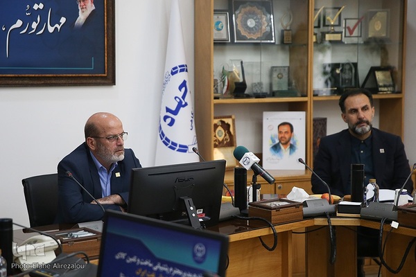 امضای قرارداد ساخت لوله مغزی سیار بین جهاددانشگاهی و شرکت سپنتا