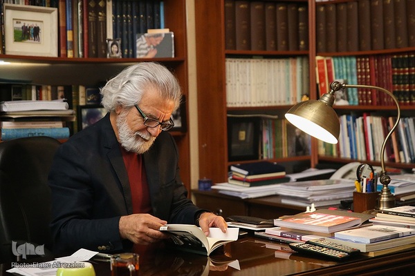 منوچهر شاهسواری