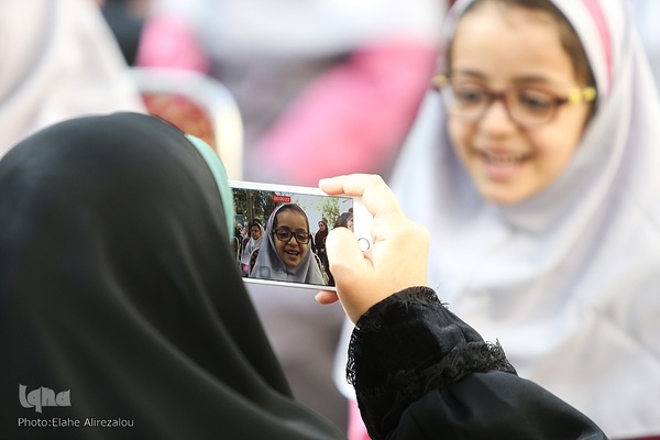 جشن شکوفه‌ها در آغاز سال تحصیلی