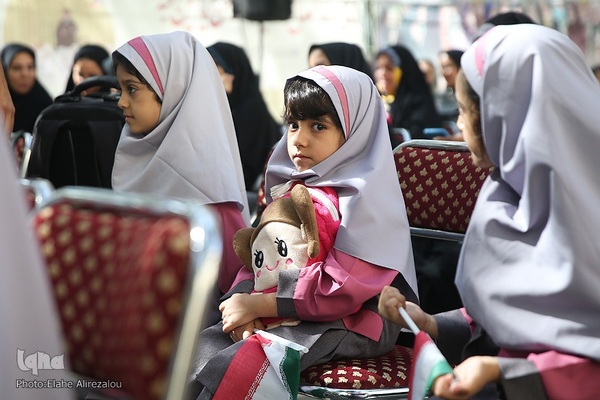 جشن شکوفه‌ها در آغاز سال تحصیلی