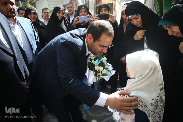 جشن شکوفه‌ها در آغاز سال تحصیلی