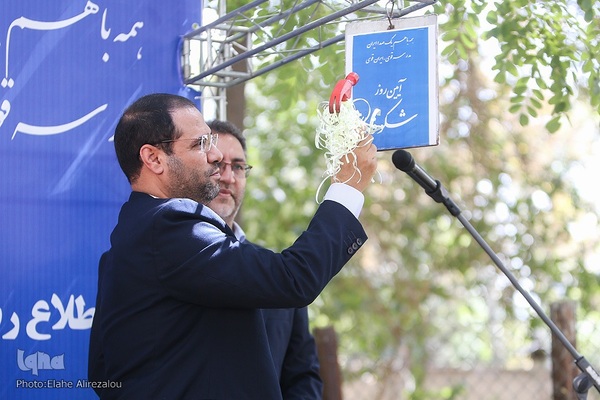 جشن شکوفه‌ها در آغاز سال تحصیلی