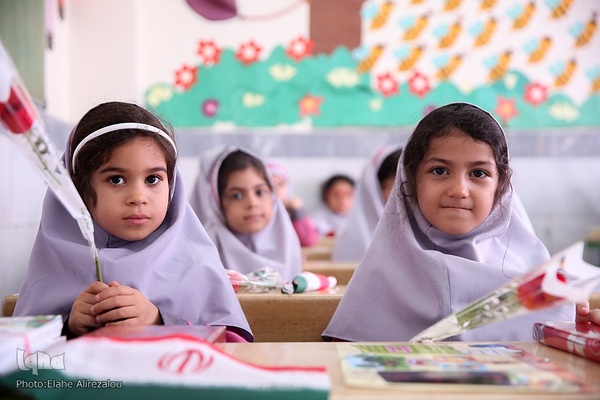 جشن شکوفه‌ها در آغاز سال تحصیلی