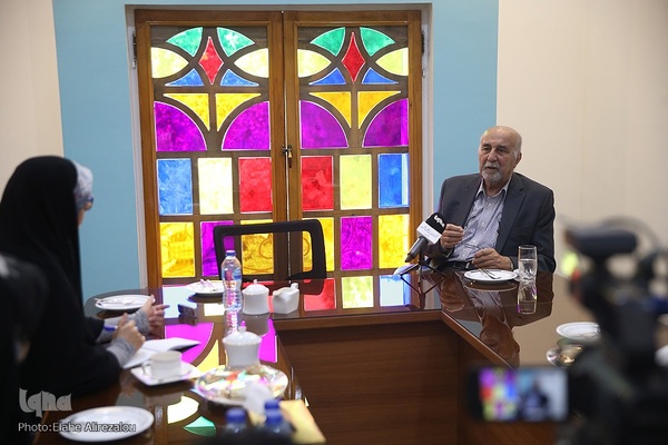 دکتر ایرج فاضل