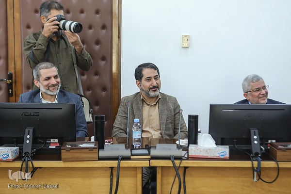 مراسم رونمایی از کتاب دانش در مصاف