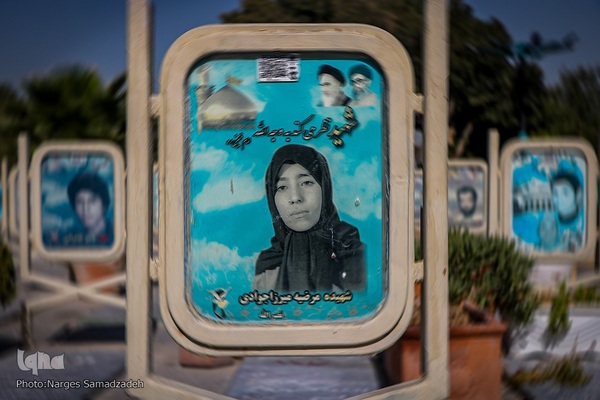 عکس‌های ماندگار در گلستان شهدای اصفهان‎