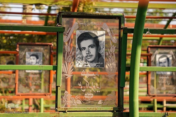 گلباران مزار شهدا در دارالرحمه شیراز