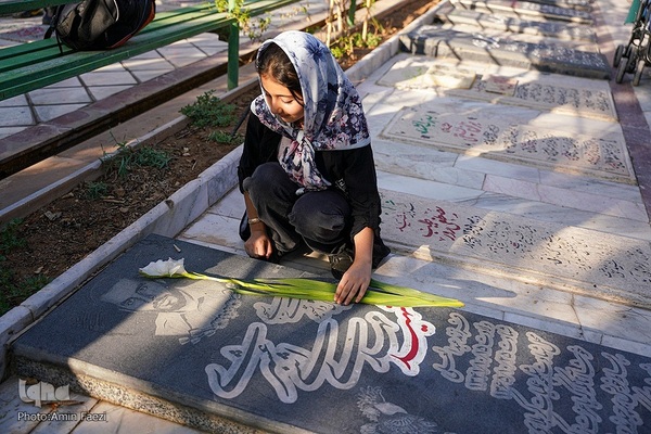 گلباران مزار شهدا در دارالرحمه شیراز