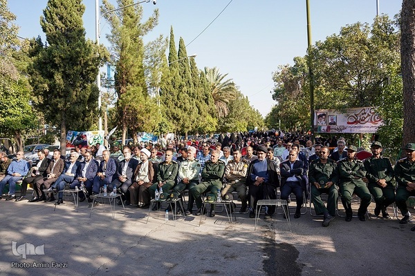 گلباران مزار شهدا در دارالرحمه شیراز
