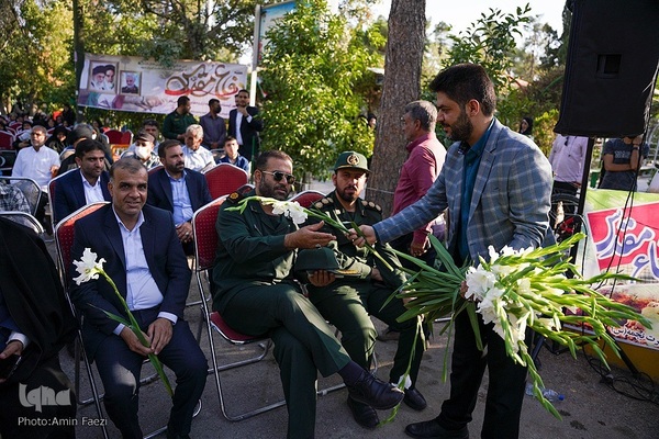 گلباران مزار شهدا در دارالرحمه شیراز