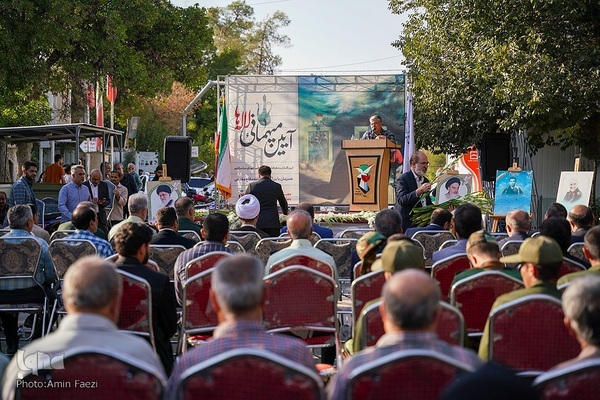 گلباران مزار شهدا در دارالرحمه شیراز