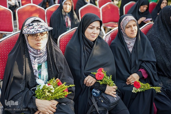 گلباران مزار شهدا در دارالرحمه شیراز