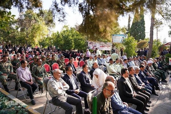 گلباران مزار شهدا در دارالرحمه شیراز