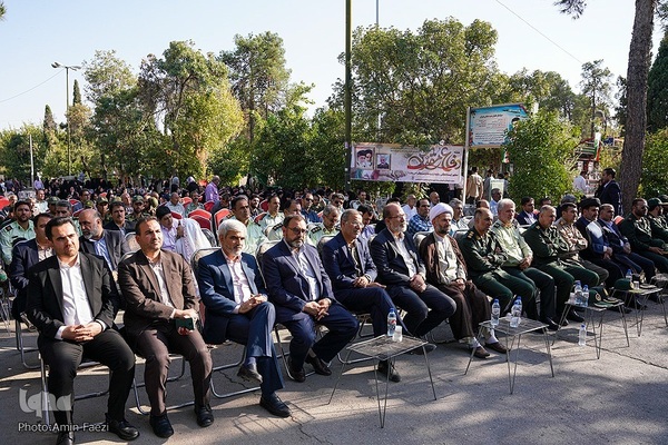 گلباران مزار شهدا در دارالرحمه شیراز