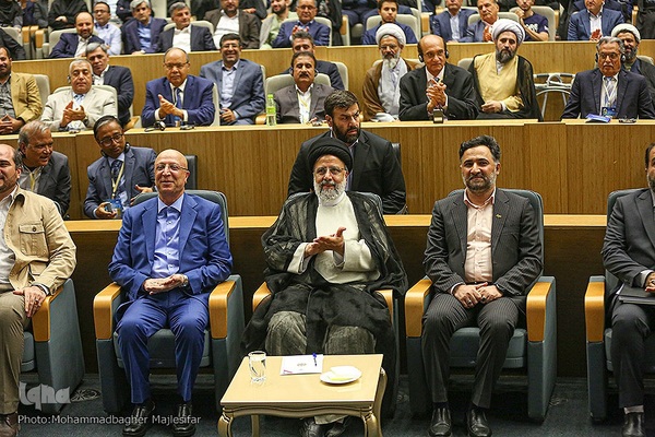 آیین افتتاحیه پنجمین دوره جایزه مصطفی در اصفهان‎