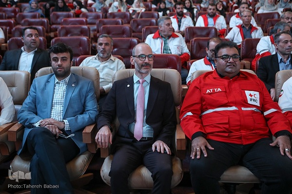 آیین گرامیداشت هفته دفاع مقدس و تجلیل از خادمان اربعین حسینی