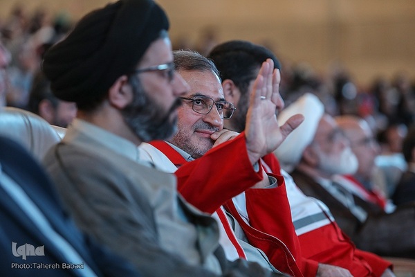 آیین گرامیداشت هفته دفاع مقدس و تجلیل از خادمان اربعین حسینی