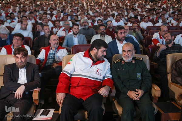 آیین گرامیداشت هفته دفاع مقدس و تجلیل از خادمان اربعین حسینی