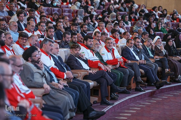 آیین گرامیداشت هفته دفاع مقدس و تجلیل از خادمان اربعین حسینی