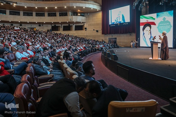 آیین گرامیداشت هفته دفاع مقدس و تجلیل از خادمان اربعین حسینی