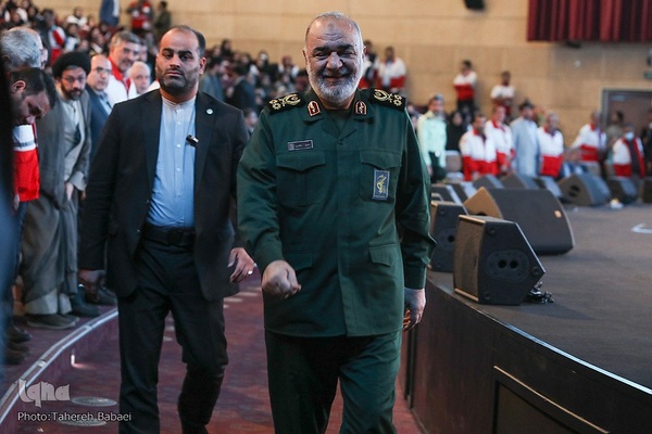 آیین گرامیداشت هفته دفاع مقدس و تجلیل از خادمان اربعین حسینی