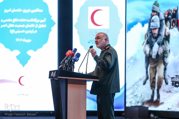 آیین گرامیداشت هفته دفاع مقدس و تجلیل از خادمان اربعین حسینی