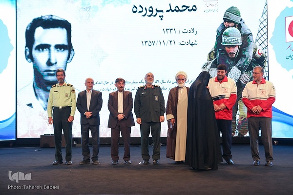 آیین گرامیداشت هفته دفاع مقدس و تجلیل از خادمان اربعین حسینی