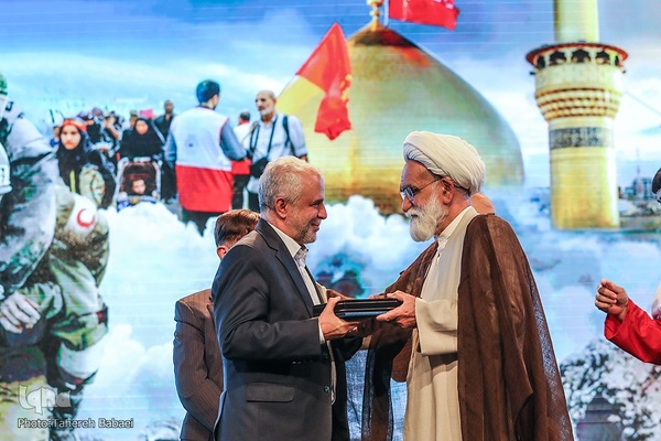 آیین گرامیداشت هفته دفاع مقدس و تجلیل از خادمان اربعین حسینی