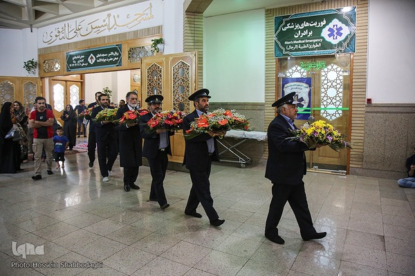 گل آرایی ضریح حضرت معصومه در آستانه سالروز ورود بانوی کرامت