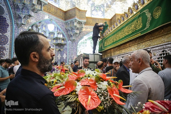 گل آرایی ضریح حضرت معصومه در آستانه سالروز ورود بانوی کرامت