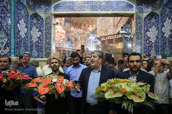 گل آرایی ضریح حضرت معصومه در آستانه سالروز ورود بانوی کرامت