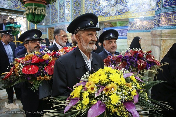 گل آرایی ضریح حضرت معصومه در آستانه سالروز ورود بانوی کرامت